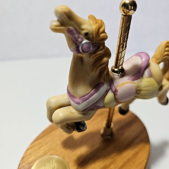 Willitts Musical Carousel Horse with Wood Base Plays Edelweiss # 8714 - Picture 13 of 16